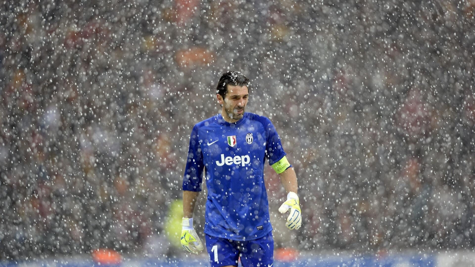 九游体育娱乐-米兰双雄战火升级，争夺意甲桂冠